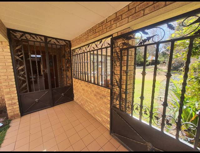 5 BEDROOM HOUSE FOR SALE IN VANDERBIJLPARK SE 3